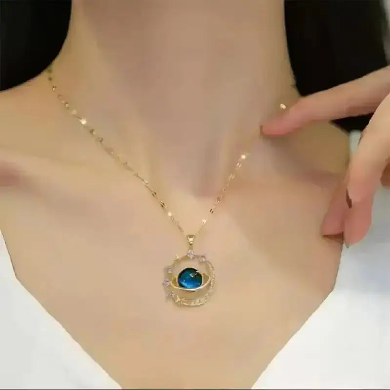 Colgante lunar. Otras joyas