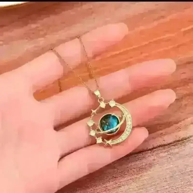 Colgante lunar. Otras joyas